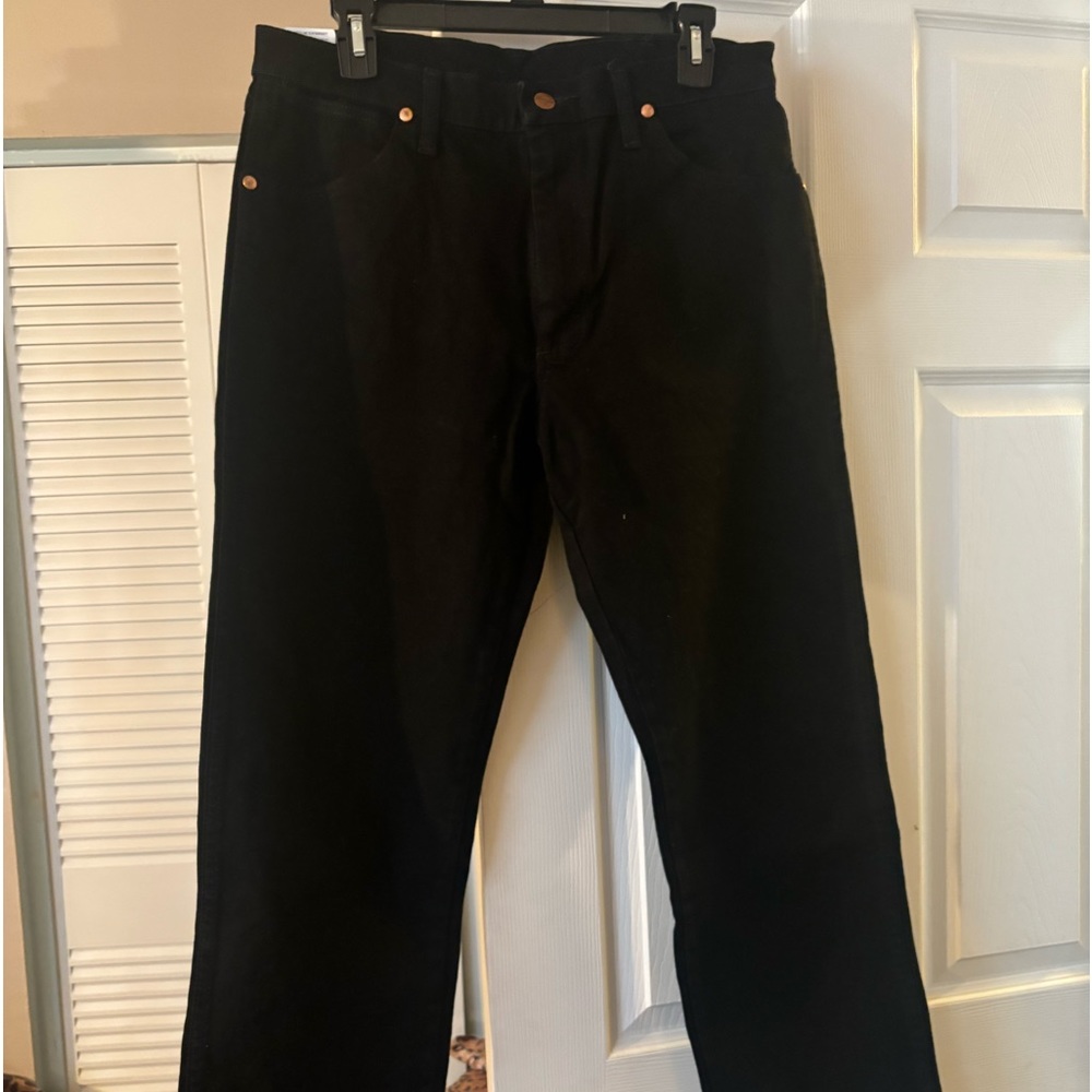 WRANGLER ACTIVE FLEX FIT ORIGINAL COWBOY CUT JEANS.